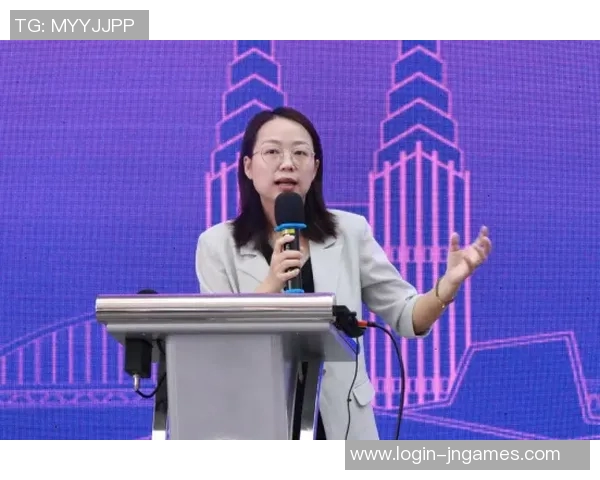 李丽畅谈英雄联盟职业生涯的成长与挑战分享实时新闻